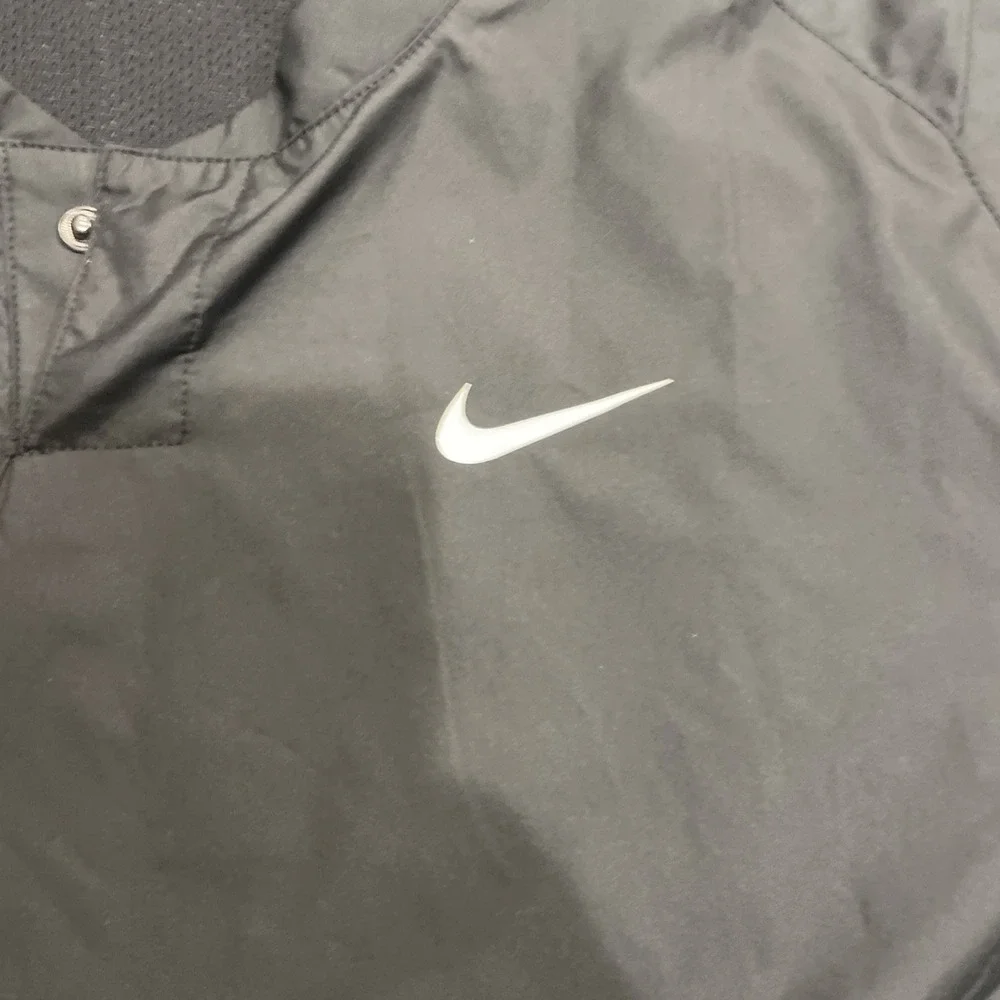 Nike swoosh dri